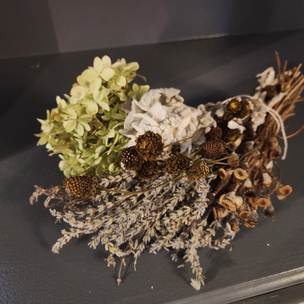 Real Dried Aromatic Flower Bouquet. - Picture 2 of 6